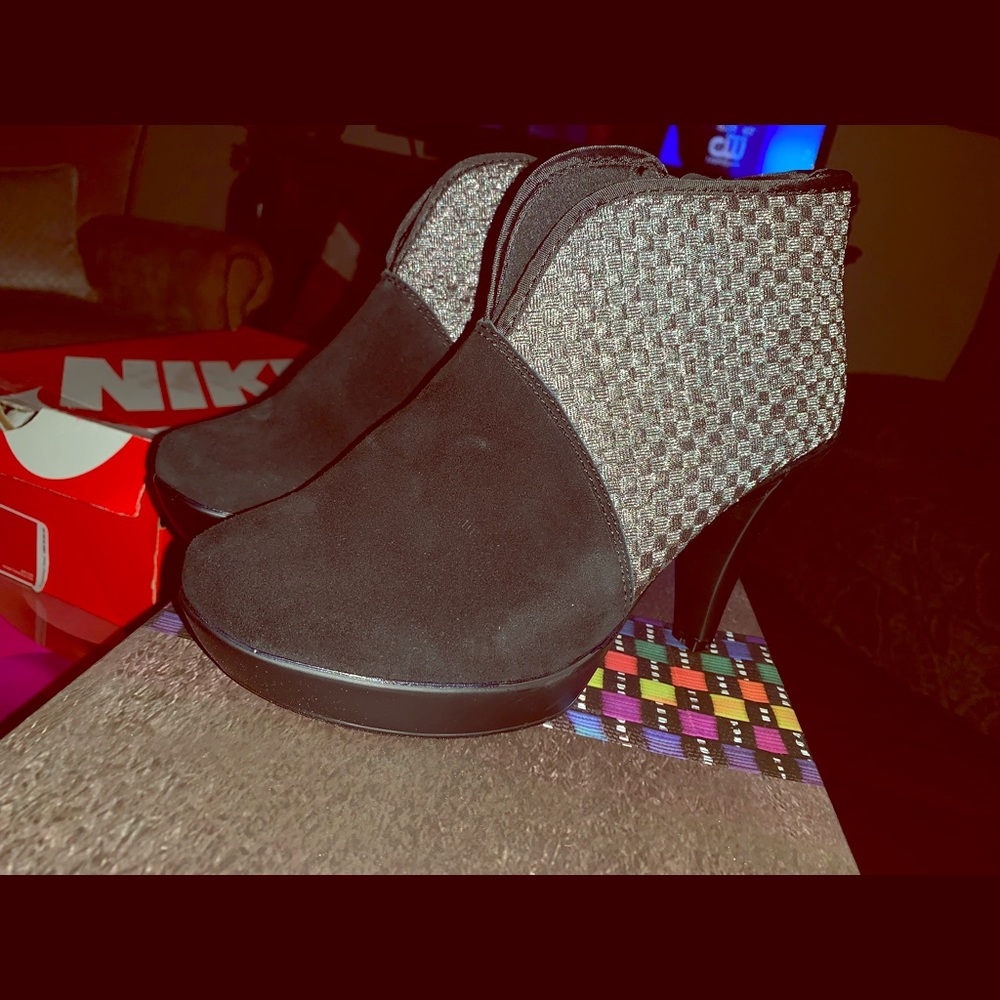 Bernie Mev platform memory foam booties